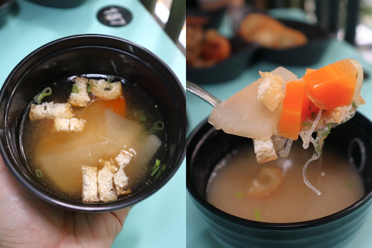omu place - miso soup