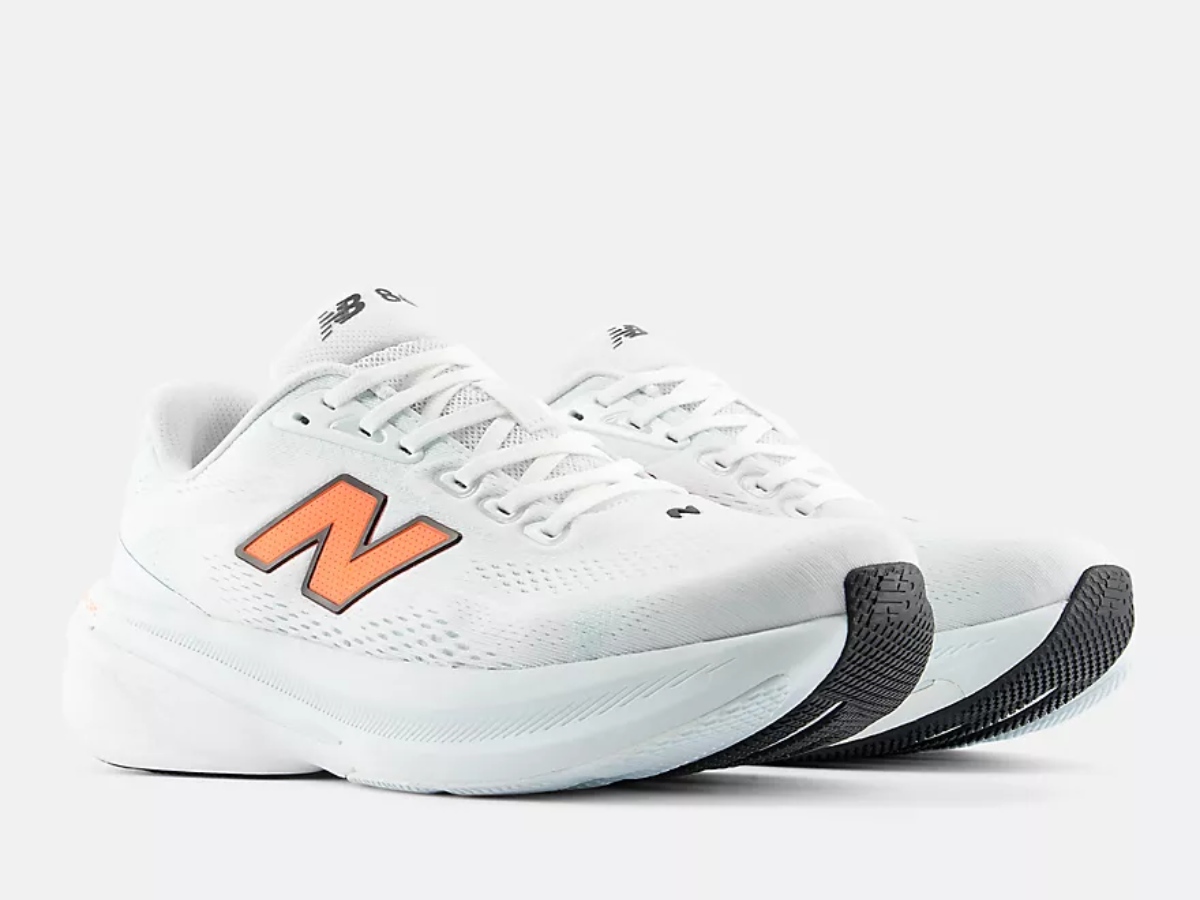 shoe - new balance walking shoes