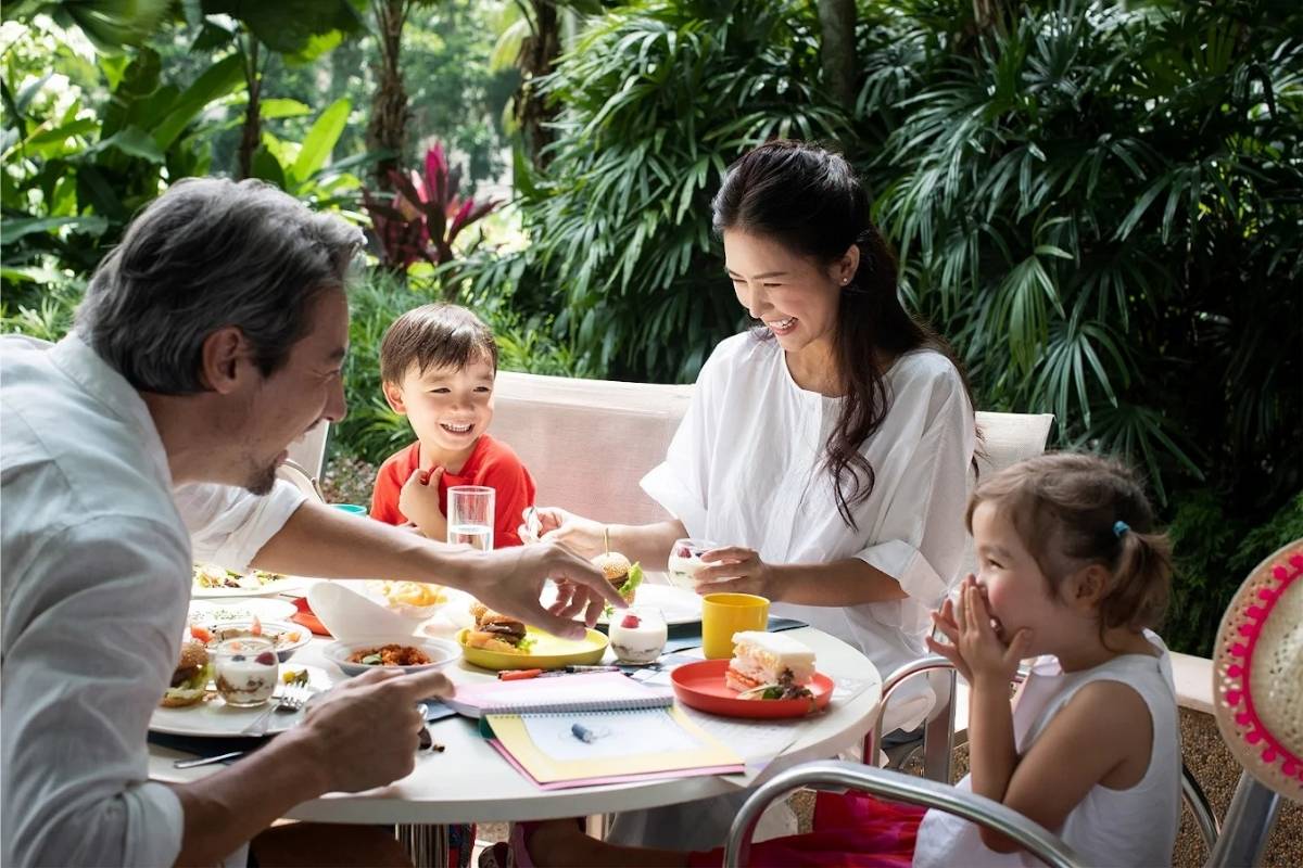 staycation in Singapore - Shangri-La Singapore (image of a family)