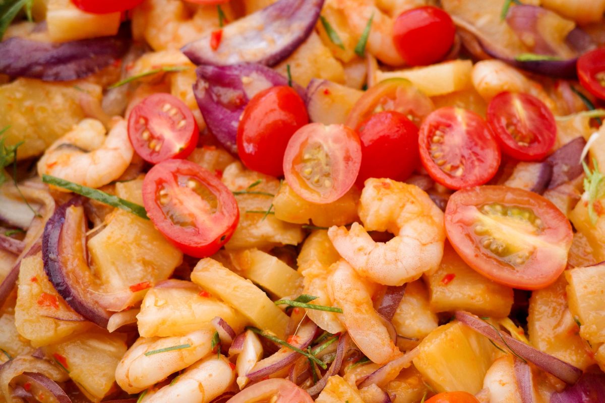 manna pot weddings - tomato prawn