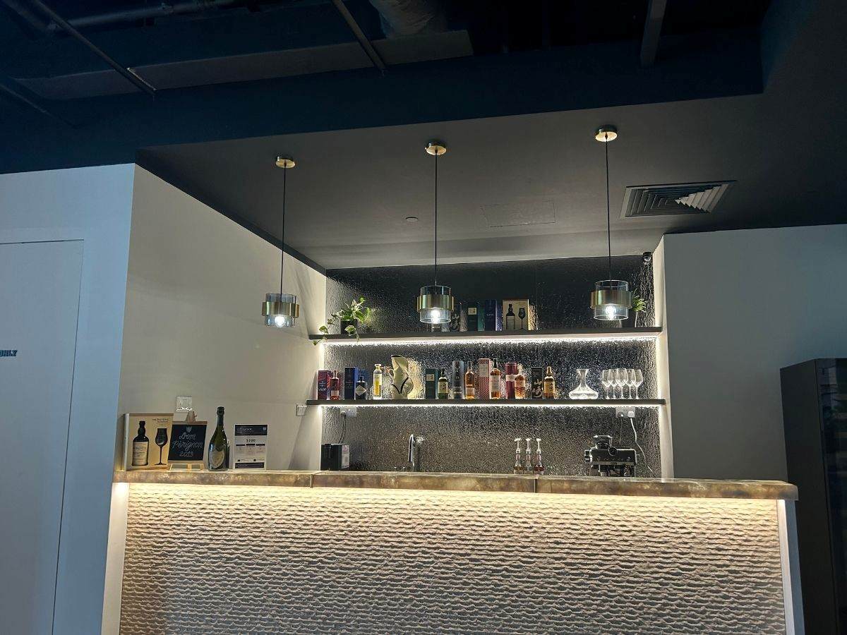 15th club - club bar lounge