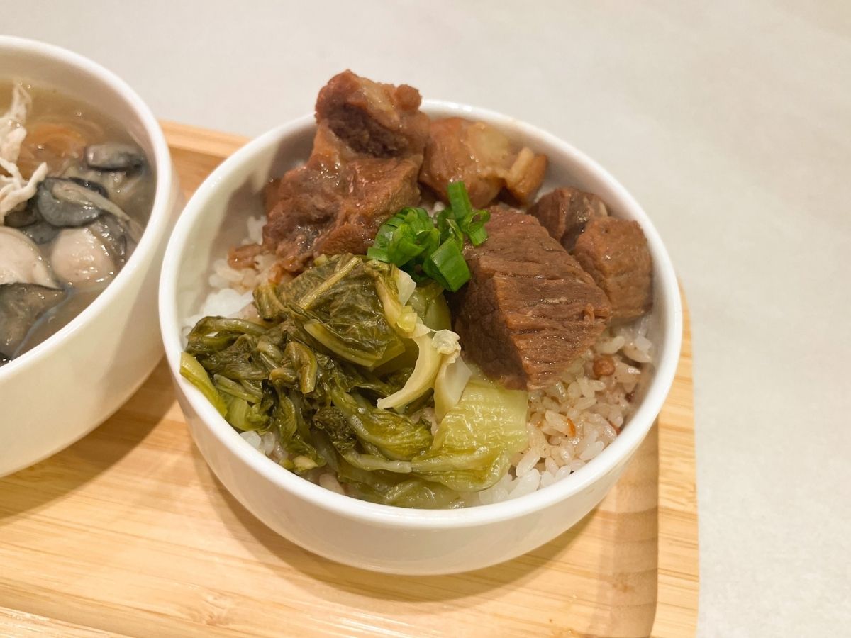 886 taiwan ye shi - braised beef rice
