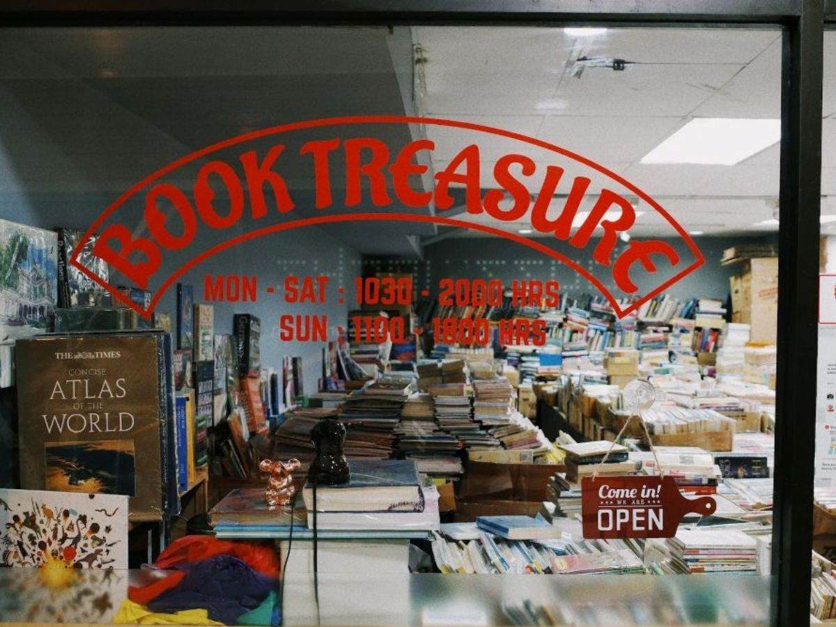 Best second hand bookstores - book treasure
