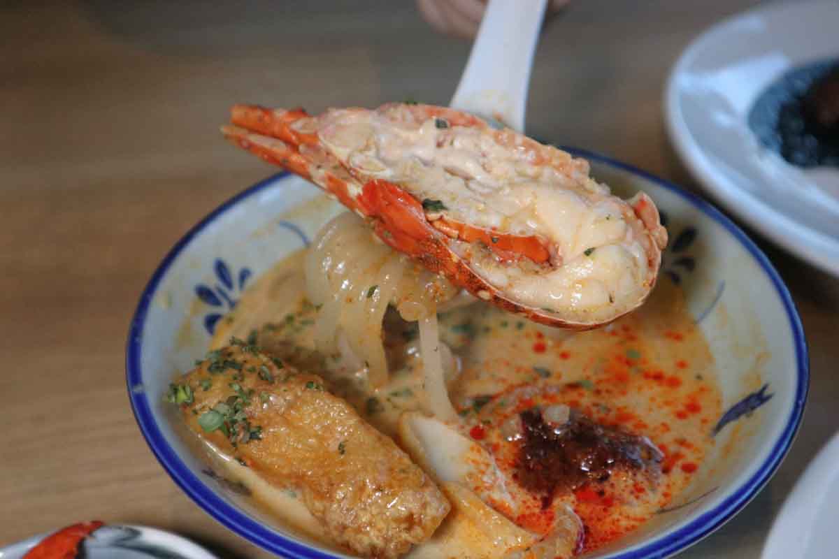 lobsterfest - laksa closeup