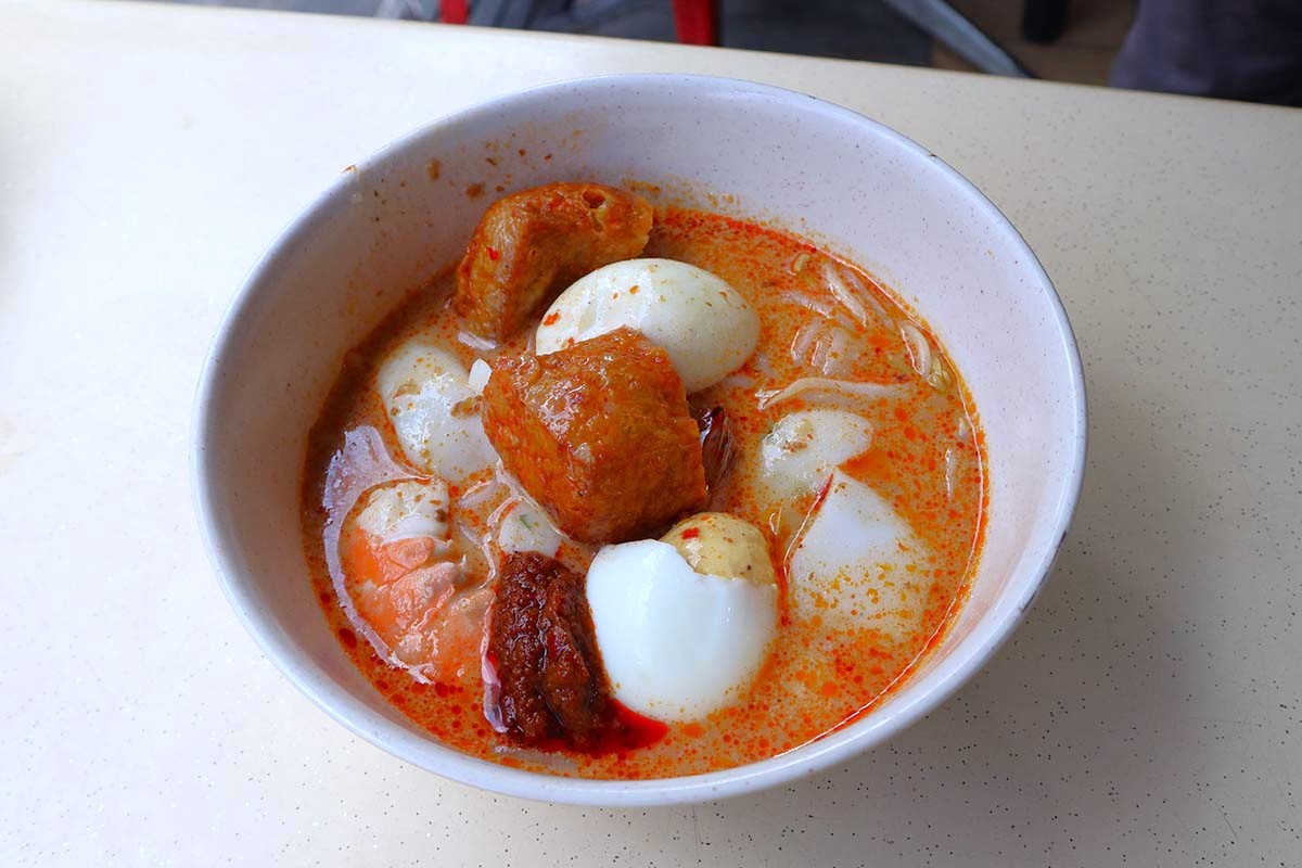 pork rib prawn noodles - laksa