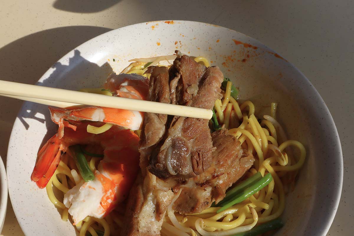 pork rib prawn noodles - prawn mee closeup