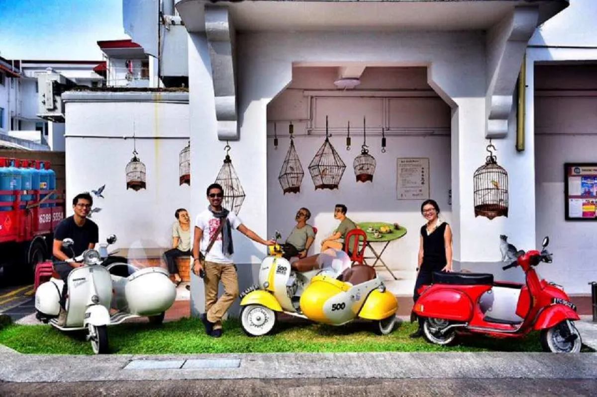 Tours - Kampong Glam & Civic District Vespa Tour in Singapore
