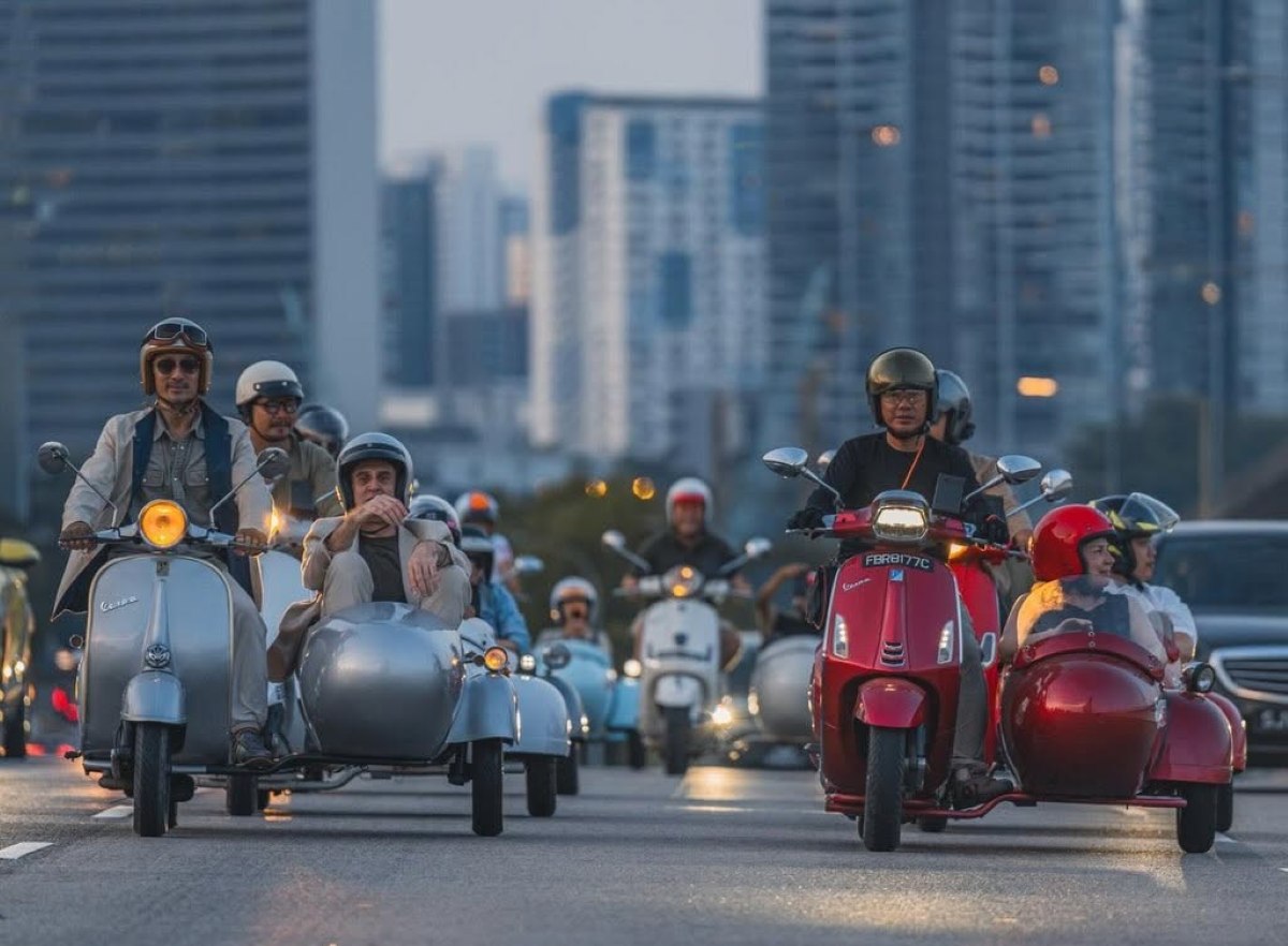 Tours - Vespa Night Tour of Singapore