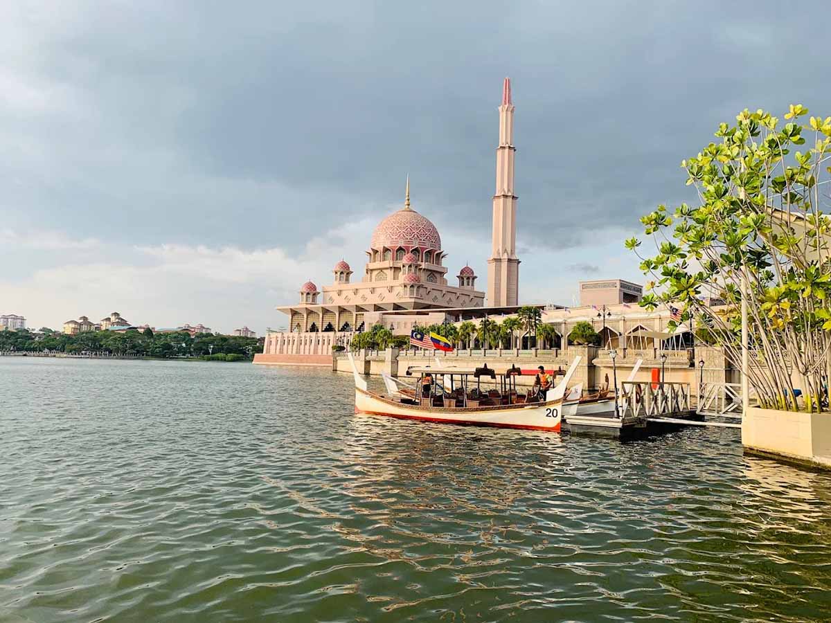 Destina Putrajaya - Cruise Tasik Putrajaya