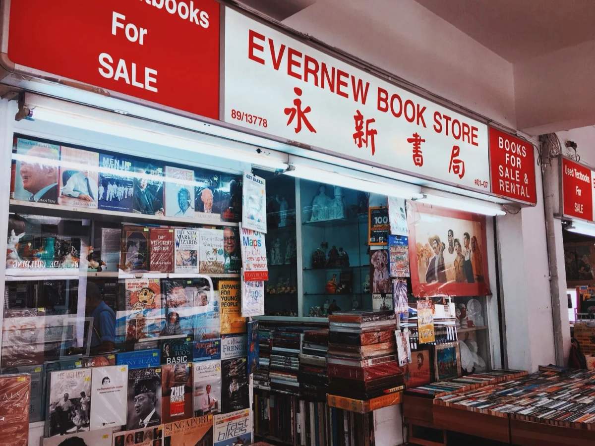 Best secondhand bookstores - Evernew bookstore
