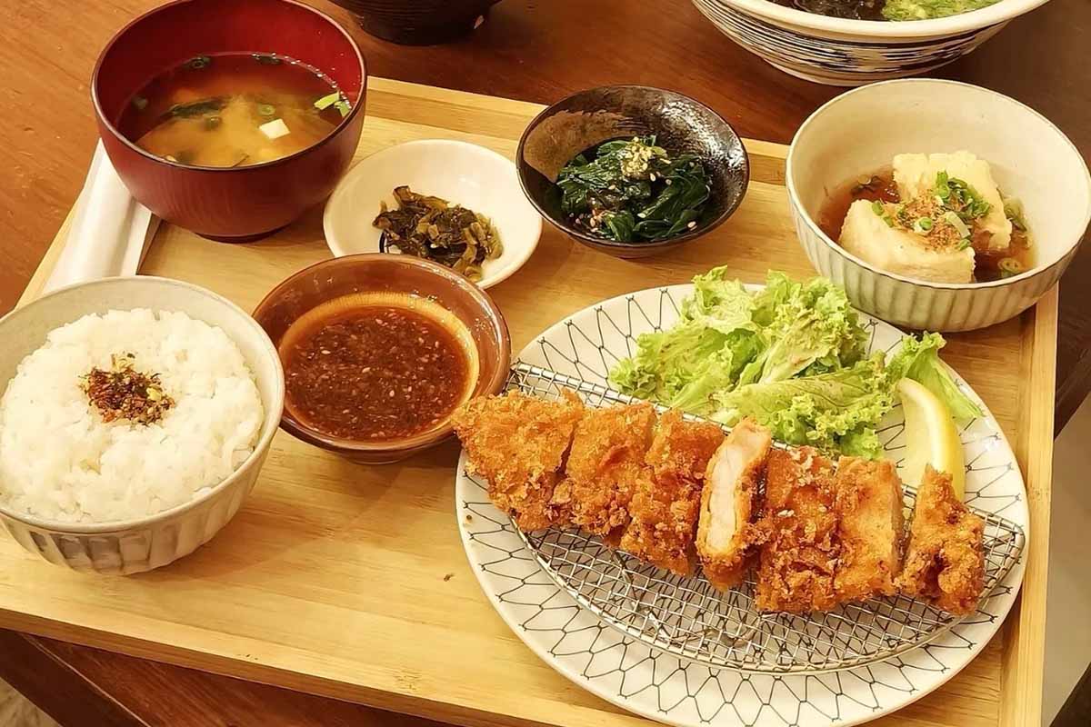 Hitoyoshi Ramen - Cutlet