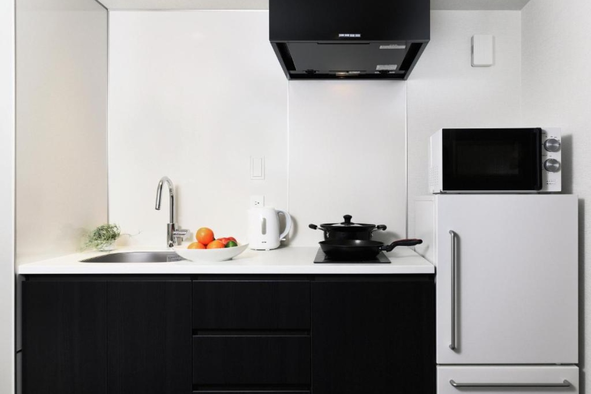 japan - sink and cooking area