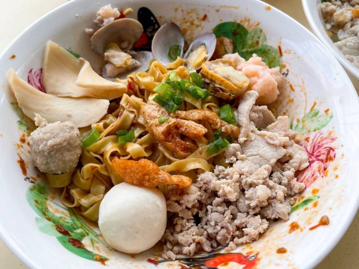 jofa coffeeshop - jofa mee pok signature minced meat noodles