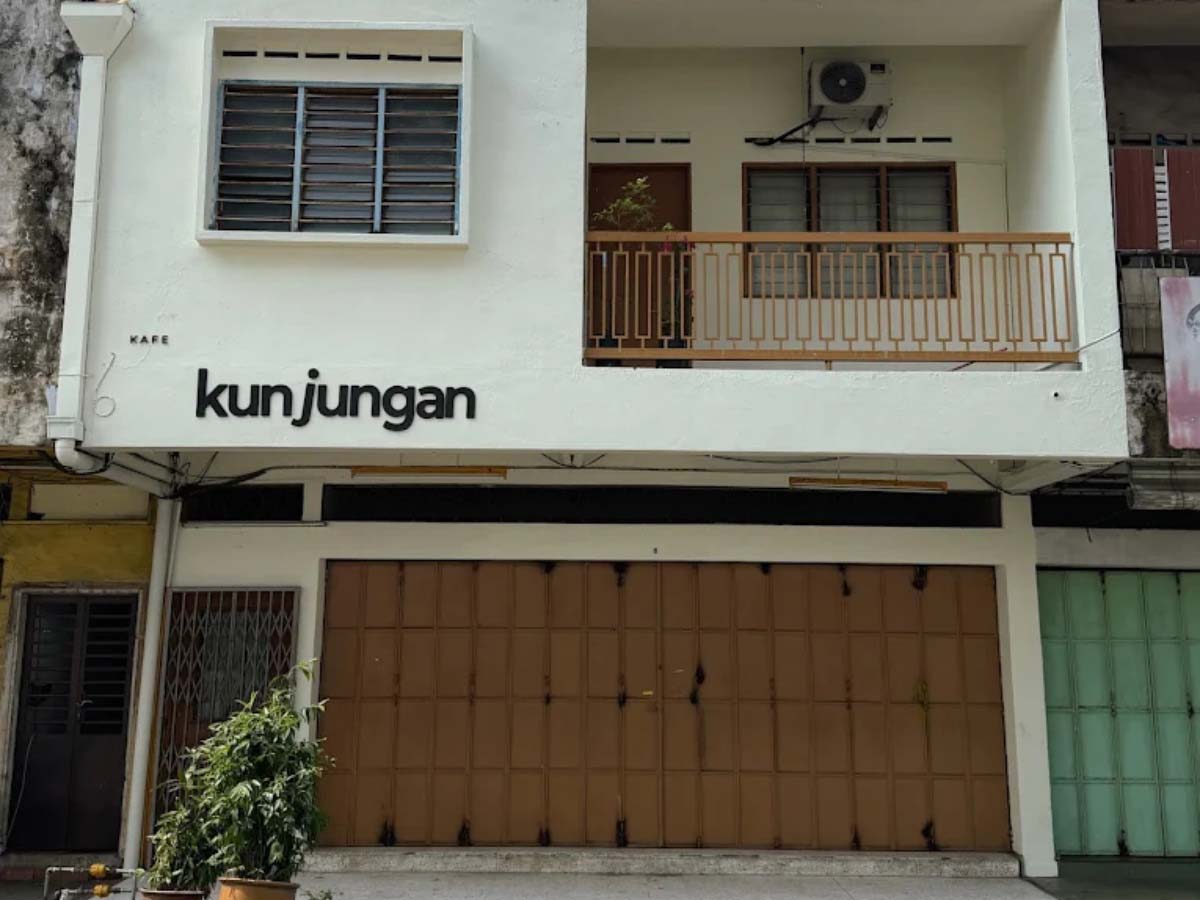 Kunjungan - Storefront