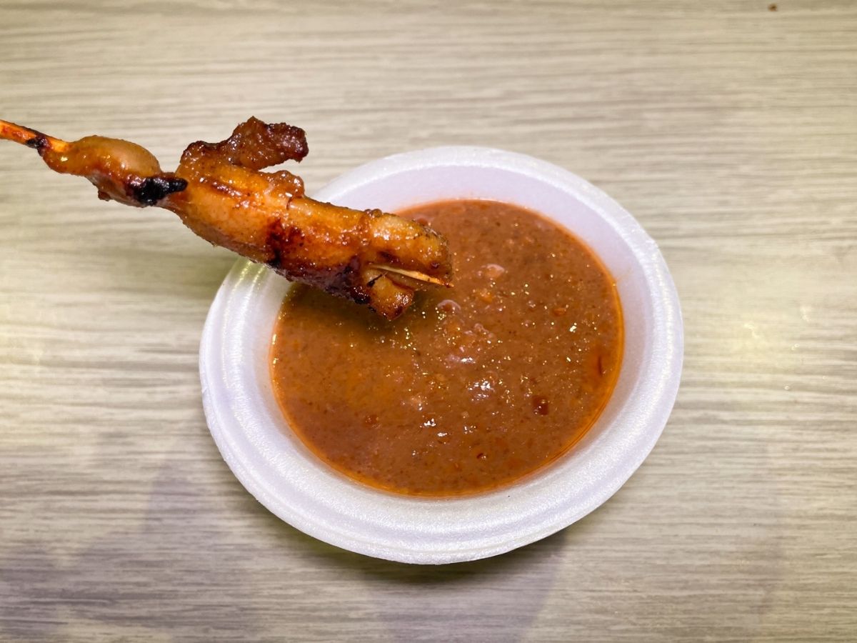 mei xiang yuan satay & rojak - chicken satay in satay sauce