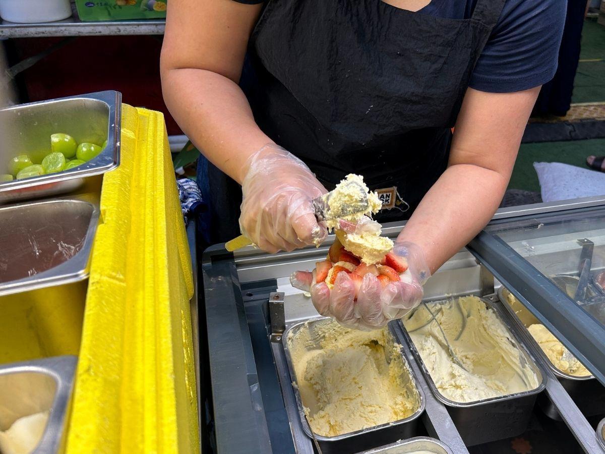 punggol pasar malam - momomochi making