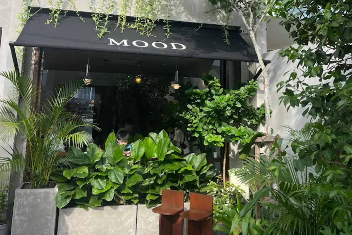 Mood Cafe - Storefront