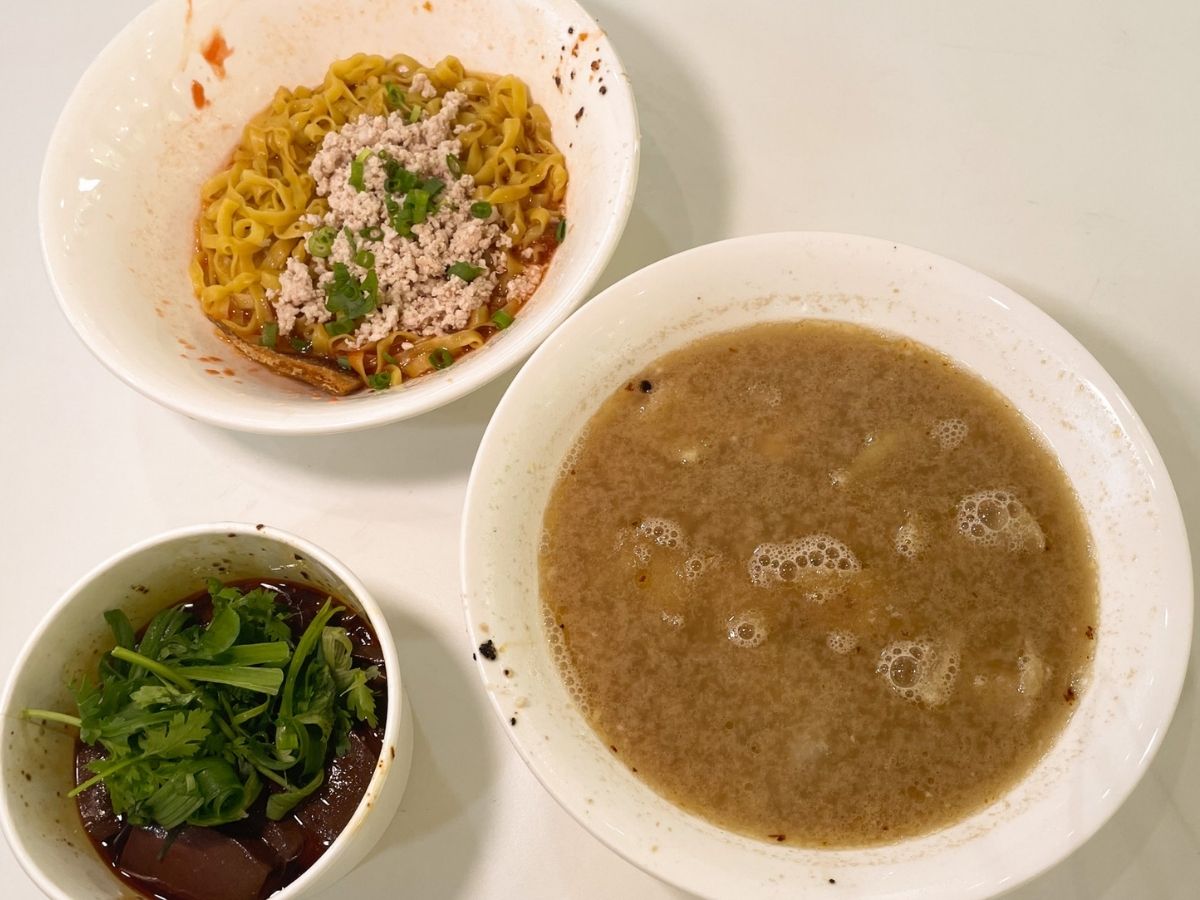 pig blood curd - no. 25 minced meat noodle signature minced meat noodle small with hot & sour pig blood curd