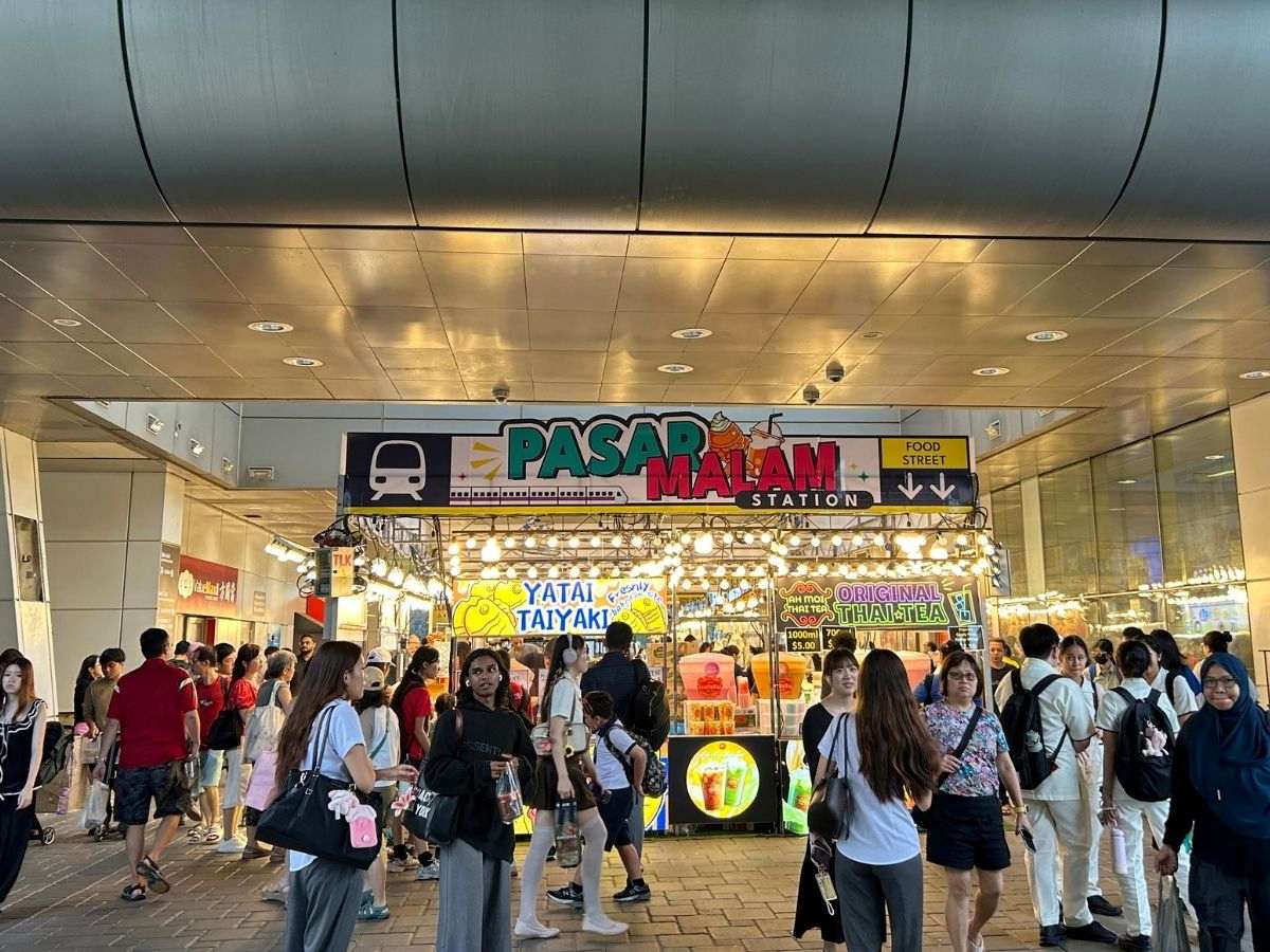 Punggol pasar malam - signboard