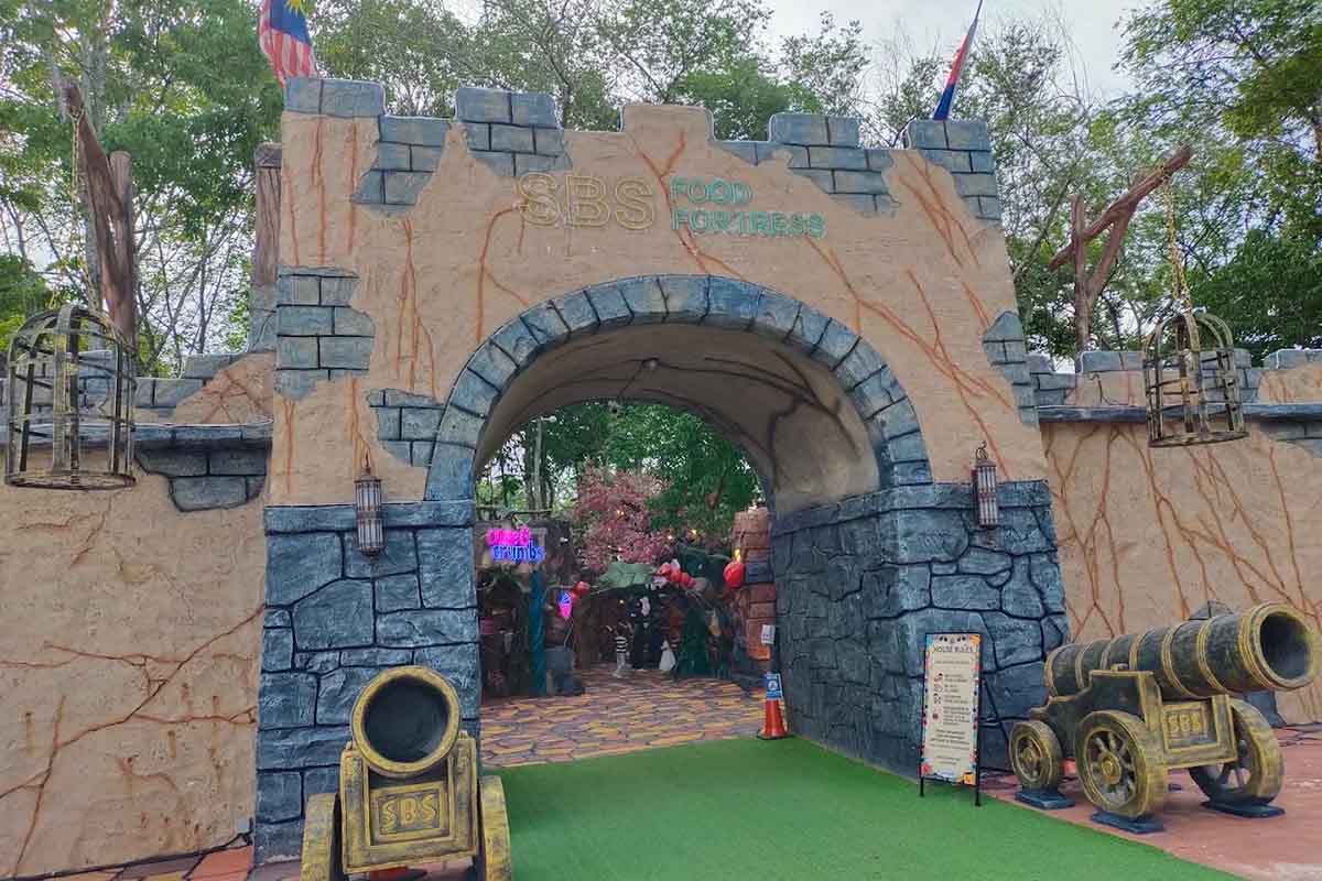 SBS Food Fortress - Entrance