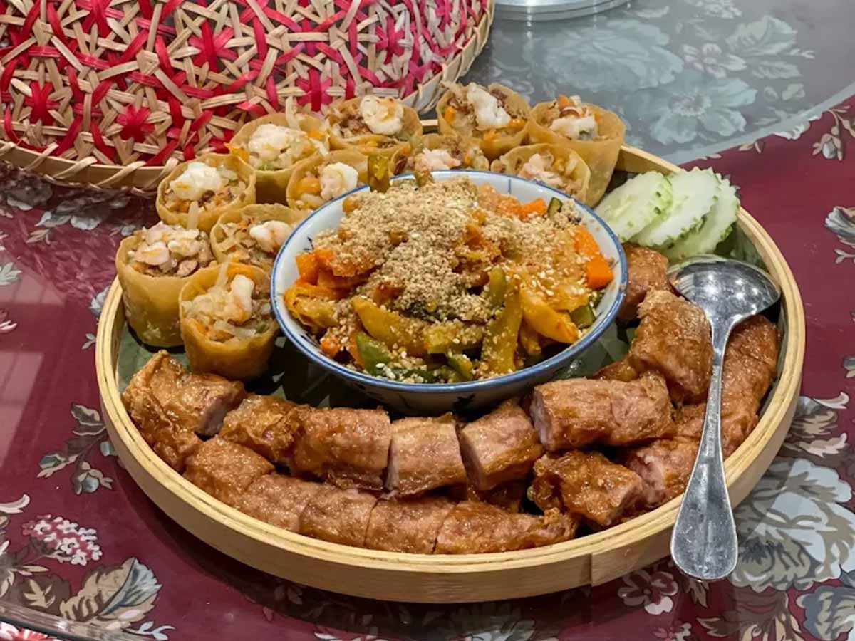 LAMA Nyonya Restaurant - Appetiser platter