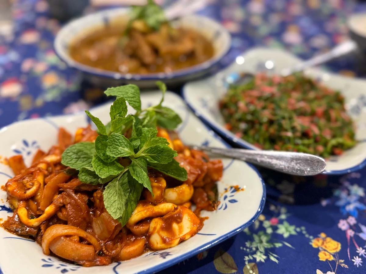 LAMA Nyonya Restaurant - Mains