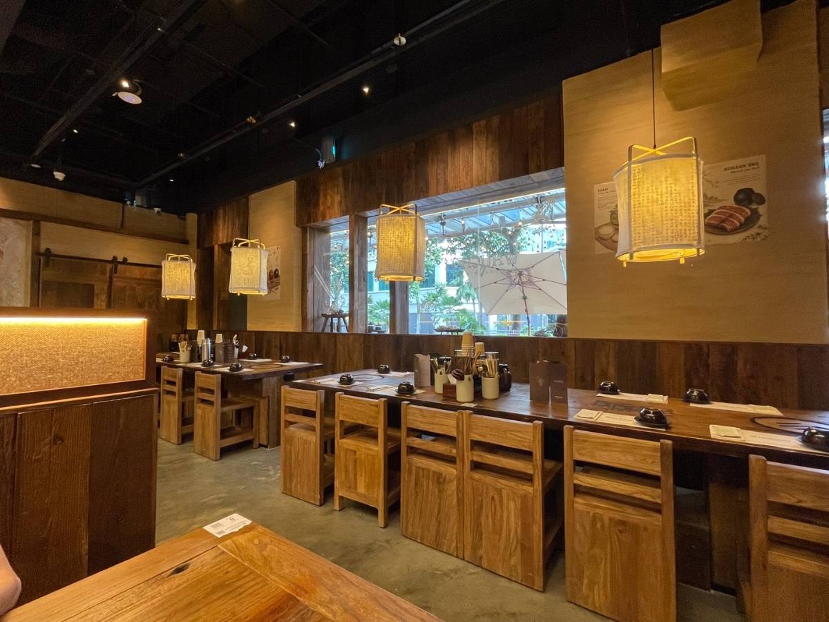 whuchu - interior 1