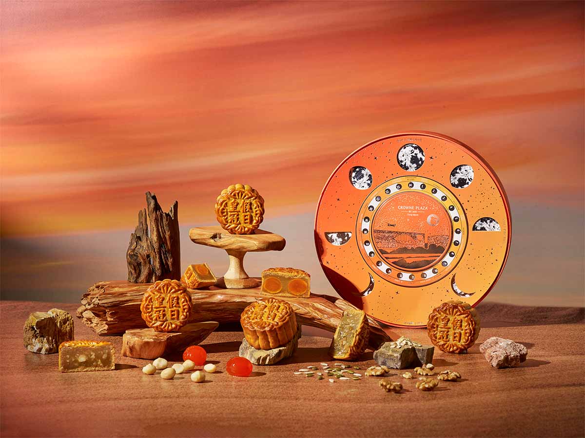 mooncake 2026 - changi airport crowne plaza baked mooncakes