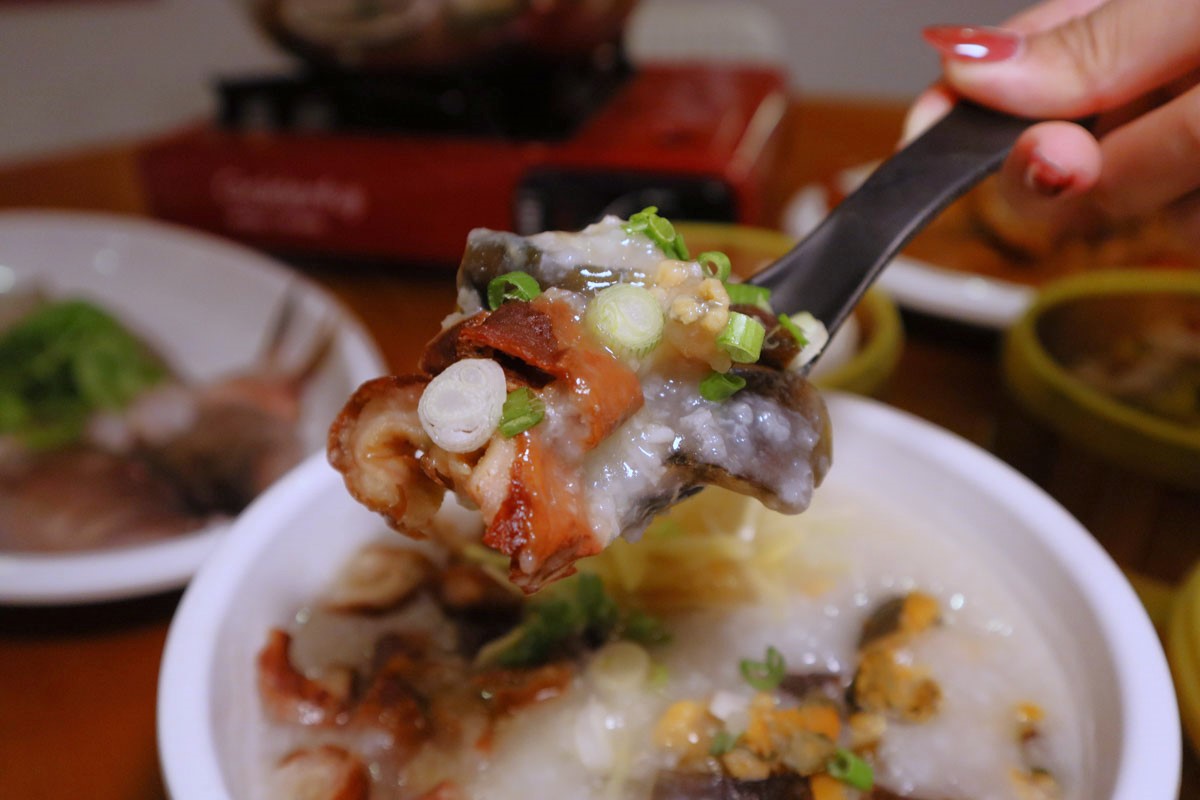 five star dim sum mooncake - intestine congee closeup