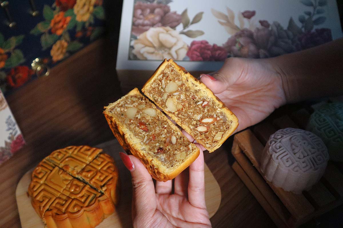 mooncake 2026 - Ding Bakery nuts