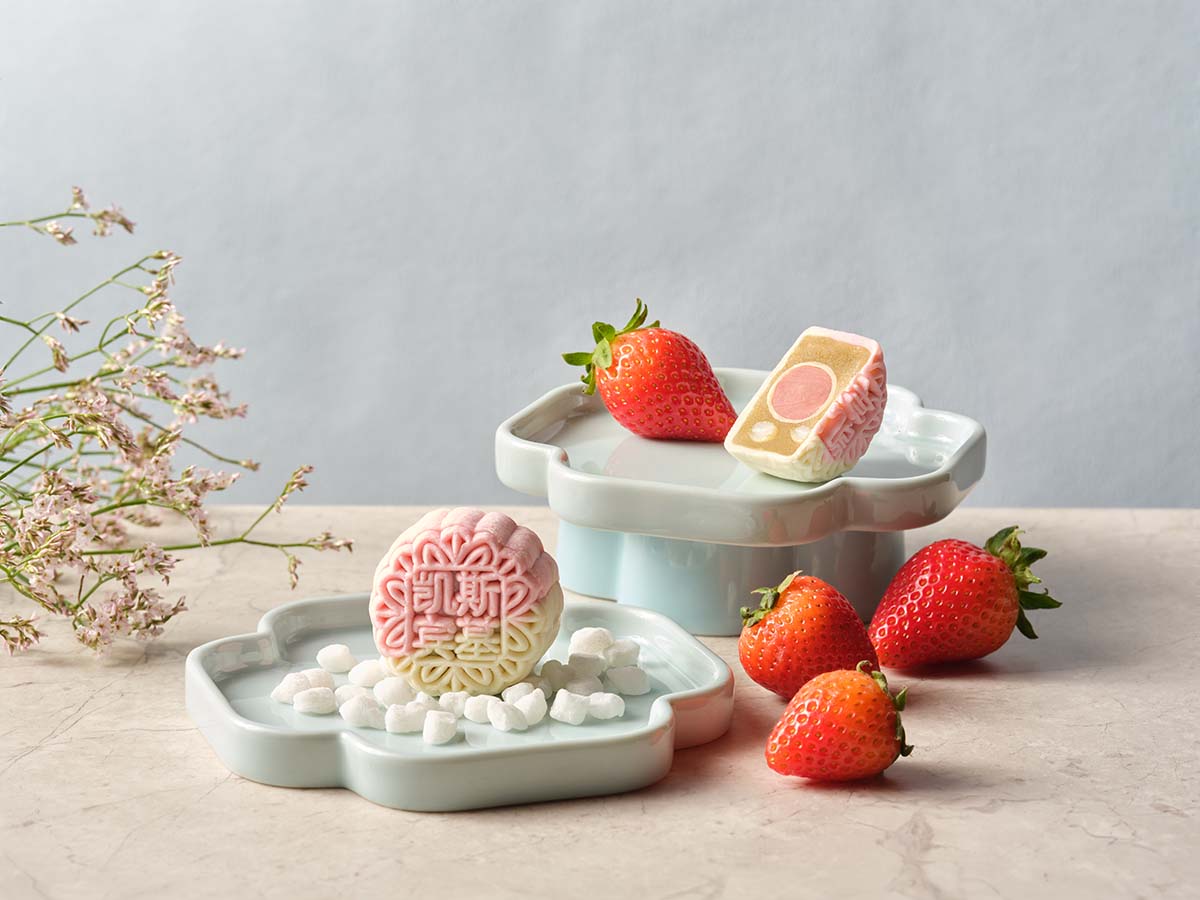 mooncake 2026 - strawberry mochi