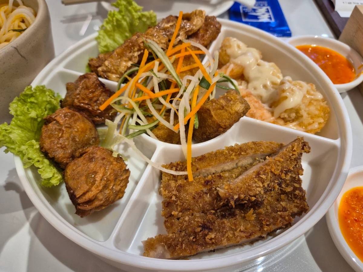 Tian Tian Hainanese Chicken Rice - Tian Tian Heritage Platter 