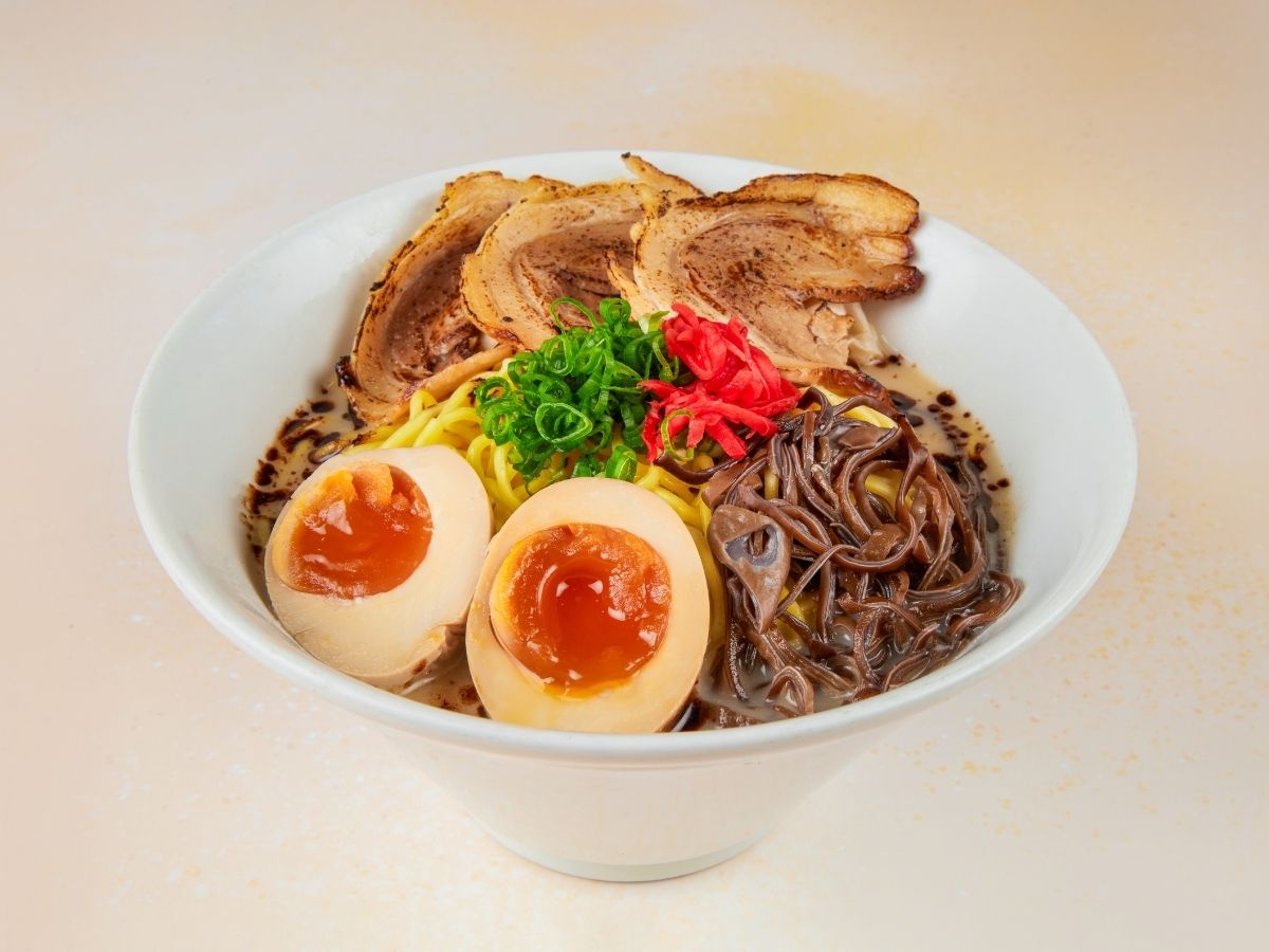 sun with moon - black garlic tonkotsu ramen