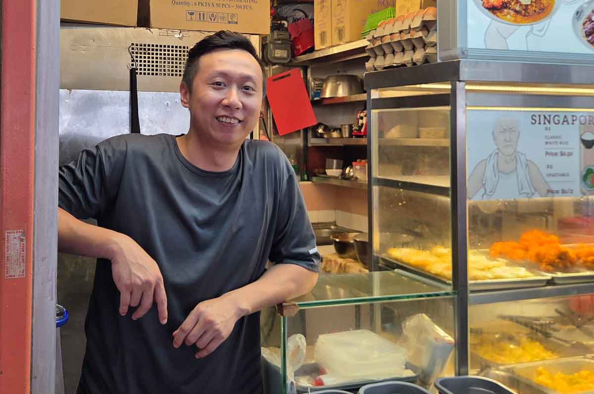 hainan gor - stall owner