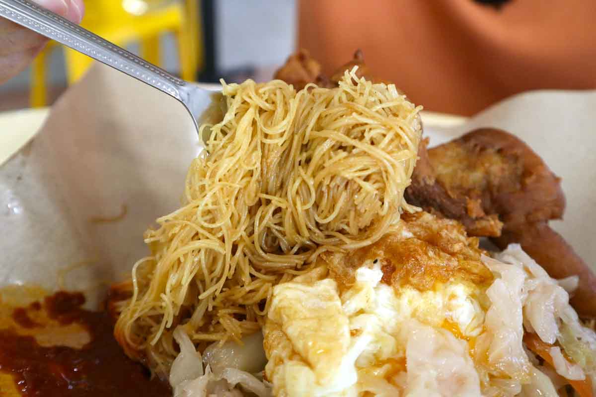 327 bee hoon - fried bee hoon closeup