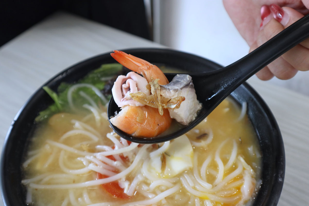 first bowl ban mian - seafood closeup