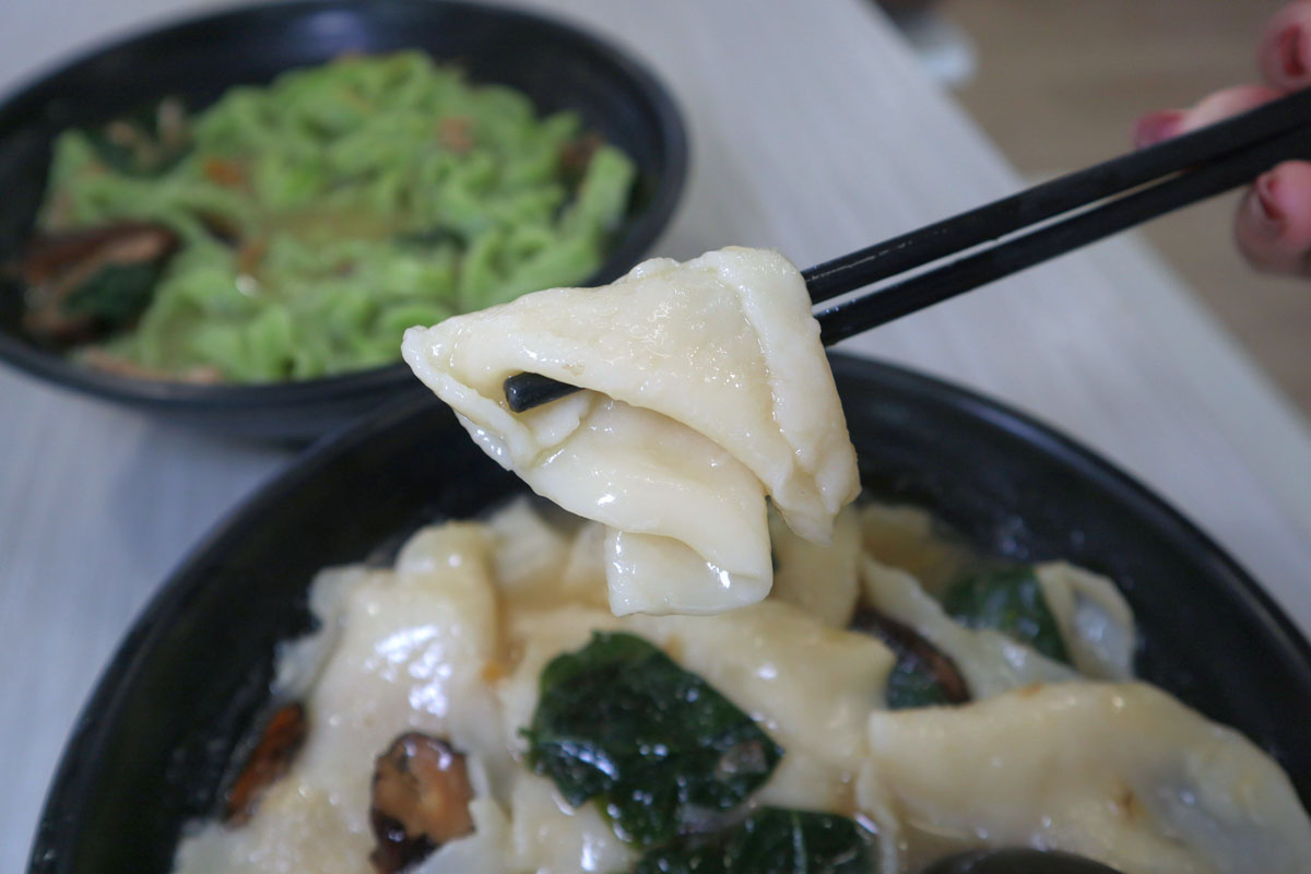 first bowl ban mian - mee hoon kueh closeup