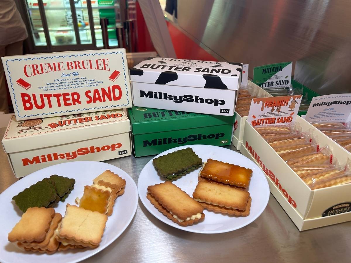 MilkyShop pop-up - treats table