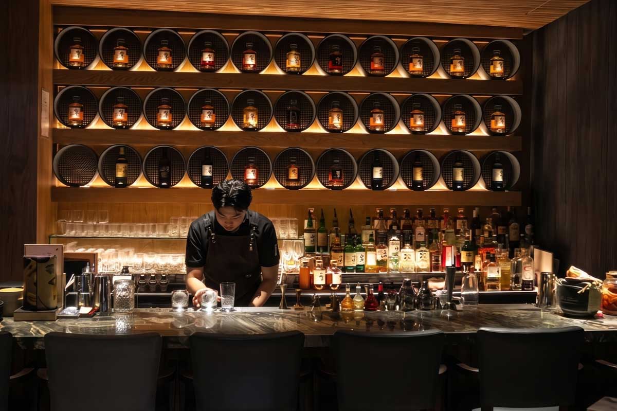 BARREL Story of Hibiki - bar counter