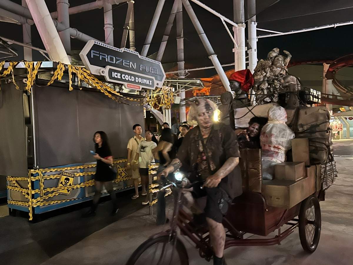 Halloween Horror Nights 14 - karang guni