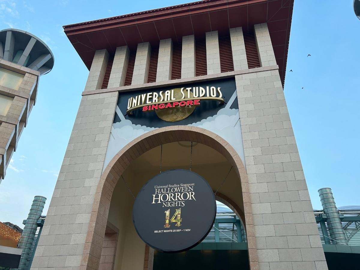 Halloween Horror Nights 14 - exterior