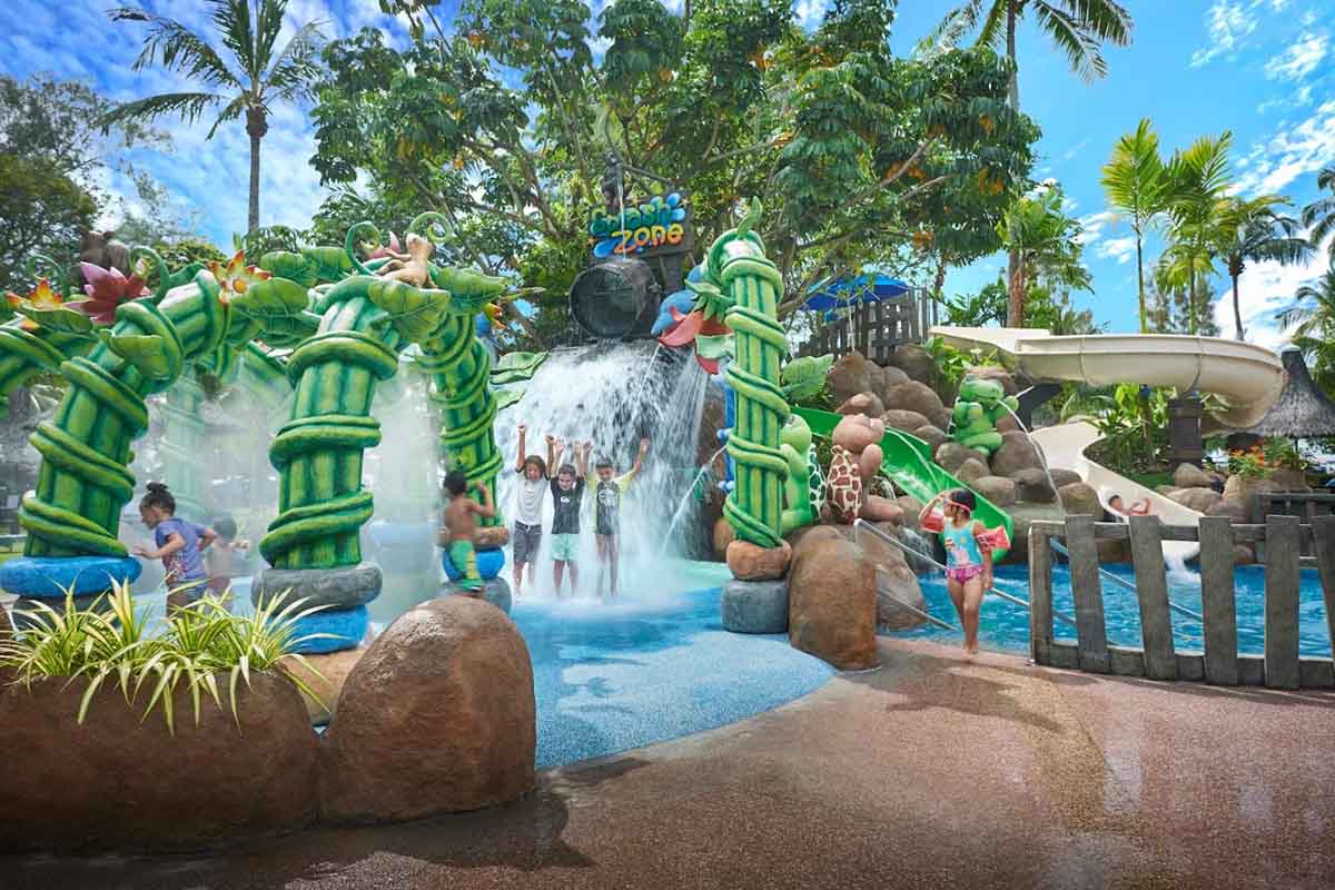 Shangri-La Golden Sands - Waterslide