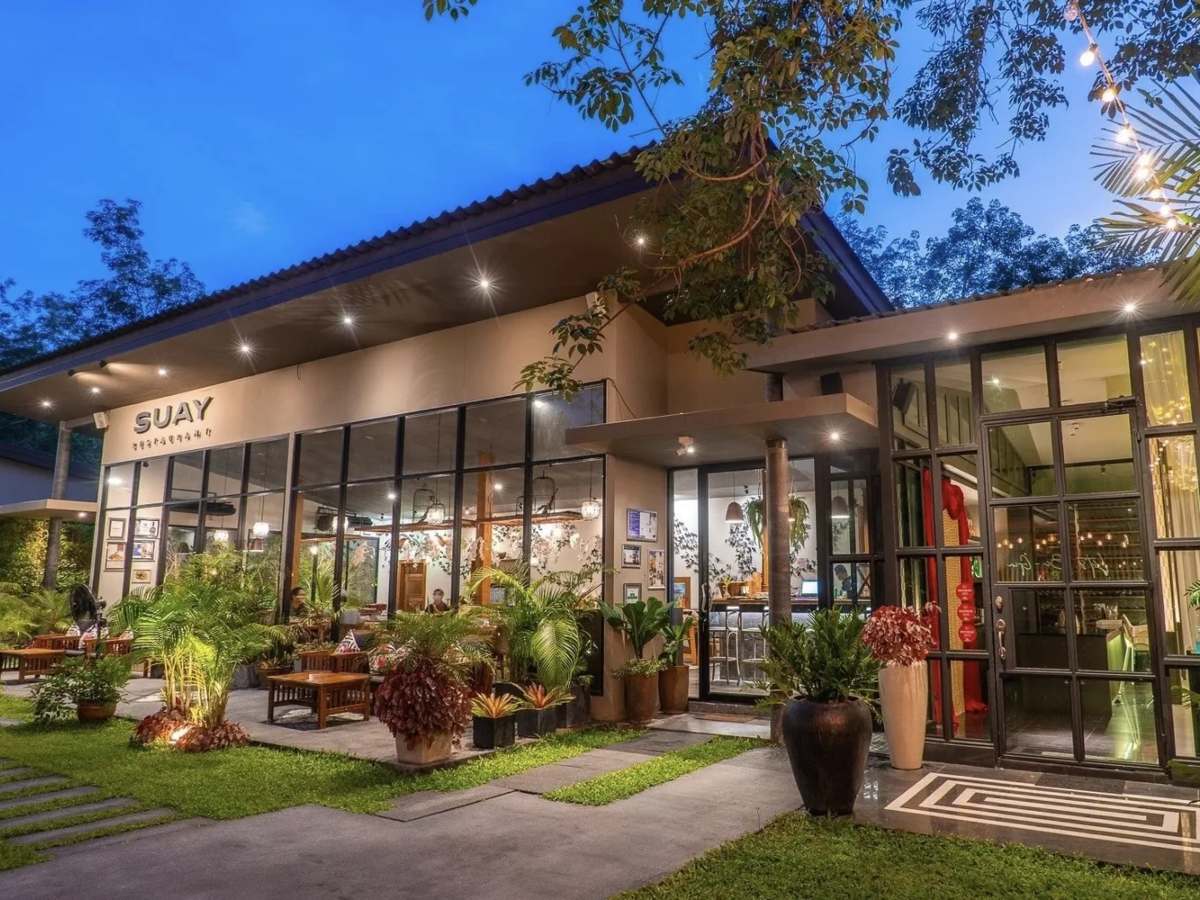 suay - restaurant exterior
