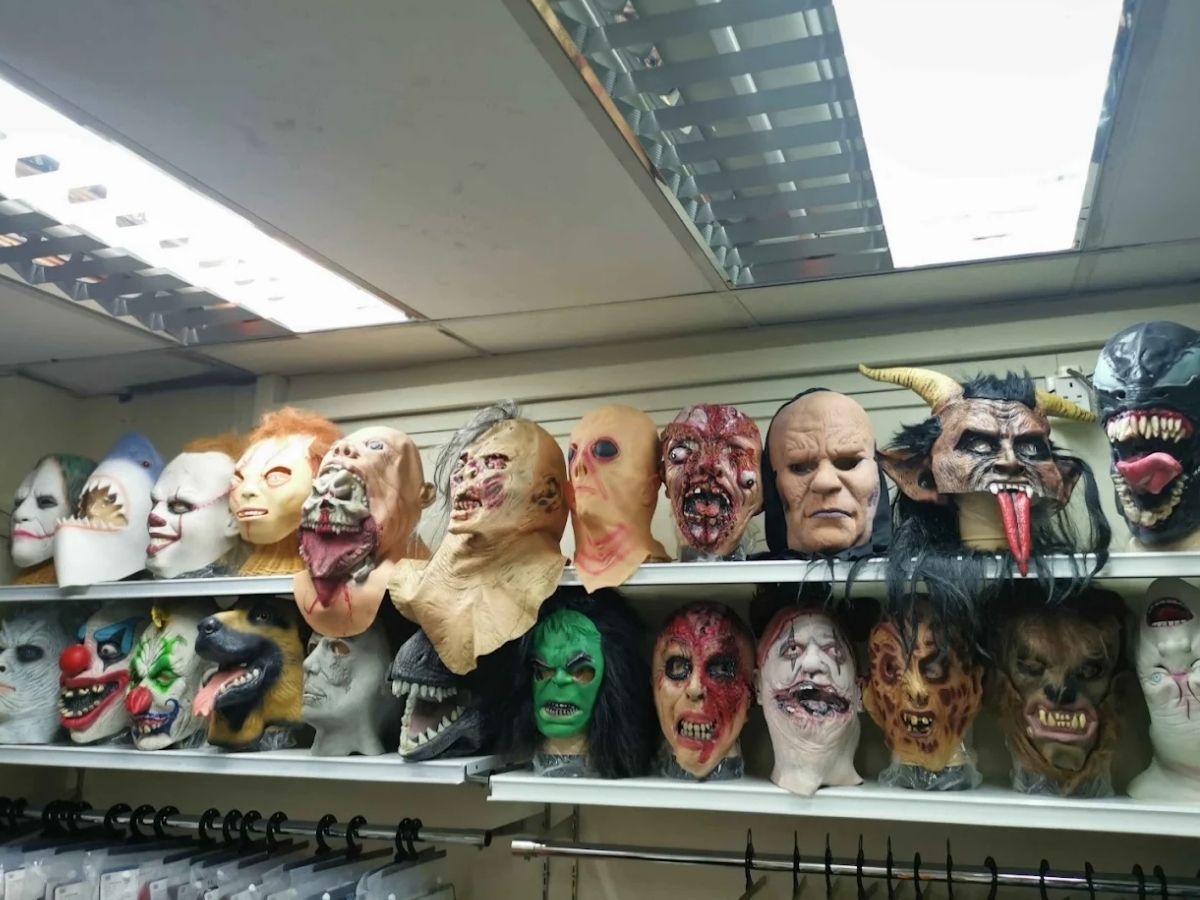 Best costume shops - costume city mask