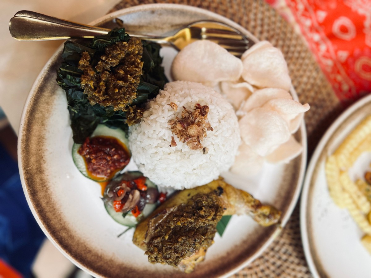 Ratu Chilli Chicken Rice - Chicken Rice