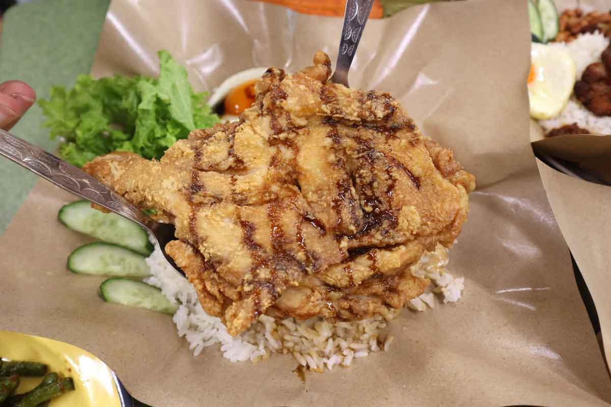 spicy hubby - ayam gepuk closeup