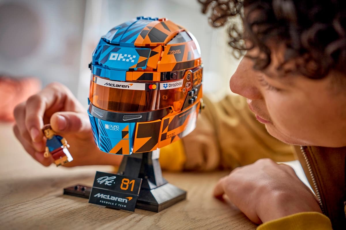 LEGOxF1 2026 - McLaren Mastercard F1 Team Oscar Piastri Helmet