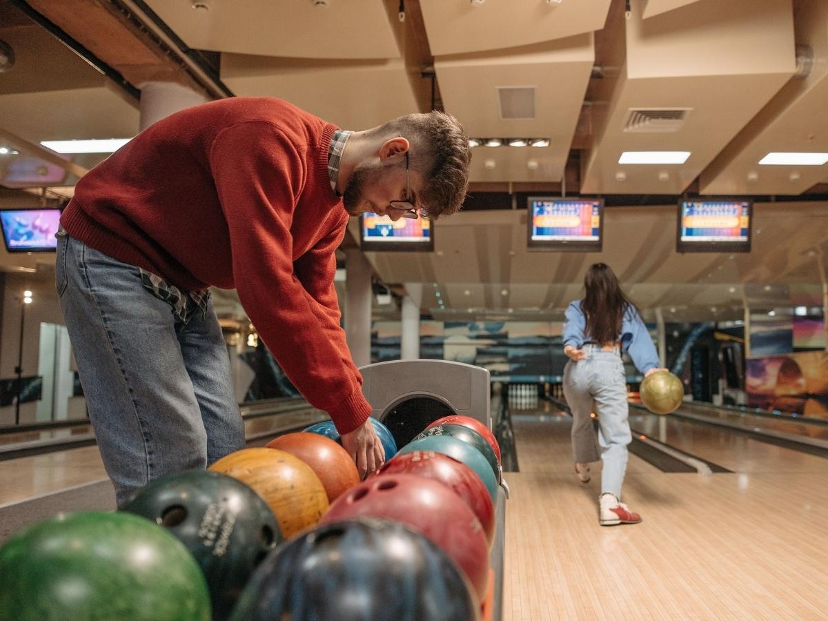 Things to do in Singapore during haze - bowling