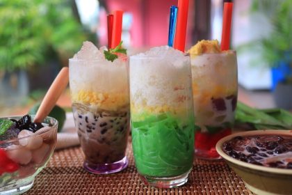 A trio of cong ngot's cold dessert options
