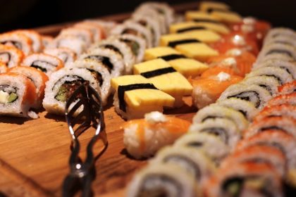 Makan Sushi
